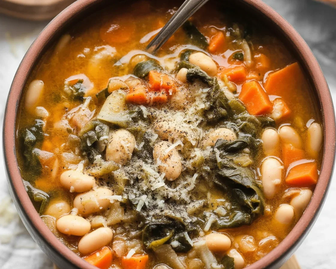 Cozy Up with These Delicious Reheatable Soups and Stews 5 A bowl of reheatable soups and stews, perfect for cozy meals and easy reheating.